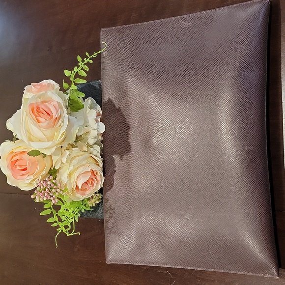 Authentic Louis Vuitton clutch bag - Picture 2 of 11